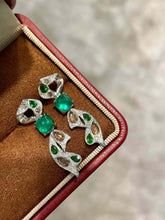 Load image into Gallery viewer, 18k gold earring with Zambia emerald shugerloaf 1.70ct