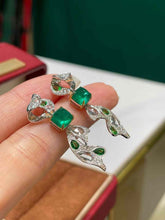 Load image into Gallery viewer, 18k gold earring with Zambia emerald shugerloaf 1.70ct