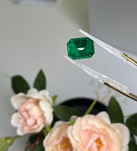 Load image into Gallery viewer, Natural Zambia Minor Emerald 6.65 cts Octagon by SR-Takat