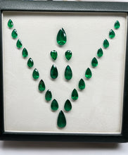 Load image into Gallery viewer, Emerald luxury Necklace with platinum Award