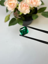 Load image into Gallery viewer, Natural Zambia No Oil Emerald 7.54 cts Octagon by SR-Takat