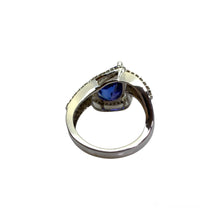 Load image into Gallery viewer, 18K Gold Ring with Tanzanite and Diamonds