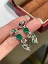 Load image into Gallery viewer, 18k gold earring with Zambia emerald shugerloaf 1.70ct
