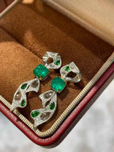 Load image into Gallery viewer, 18k gold earring with Zambia emerald shugerloaf 1.70ct
