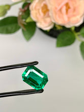 Load image into Gallery viewer, Natural Zambia Minor Emerald 5.81 cts Oct by SR-Takat
