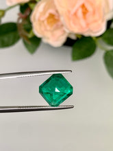 Load image into Gallery viewer, Natural Zambia Minor Emerald 5.81 cts Oct by SR-Takat
