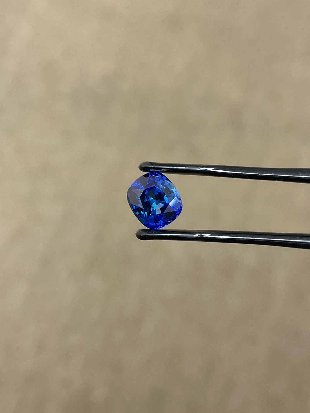Natural Sapphire Heated Cylone 6.12 cts Cus by SR-Takat