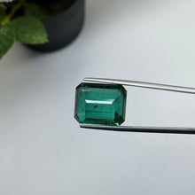 Load image into Gallery viewer, Natural Zambia Minor Emerald 21.83 cts Oct by SR-Takat
