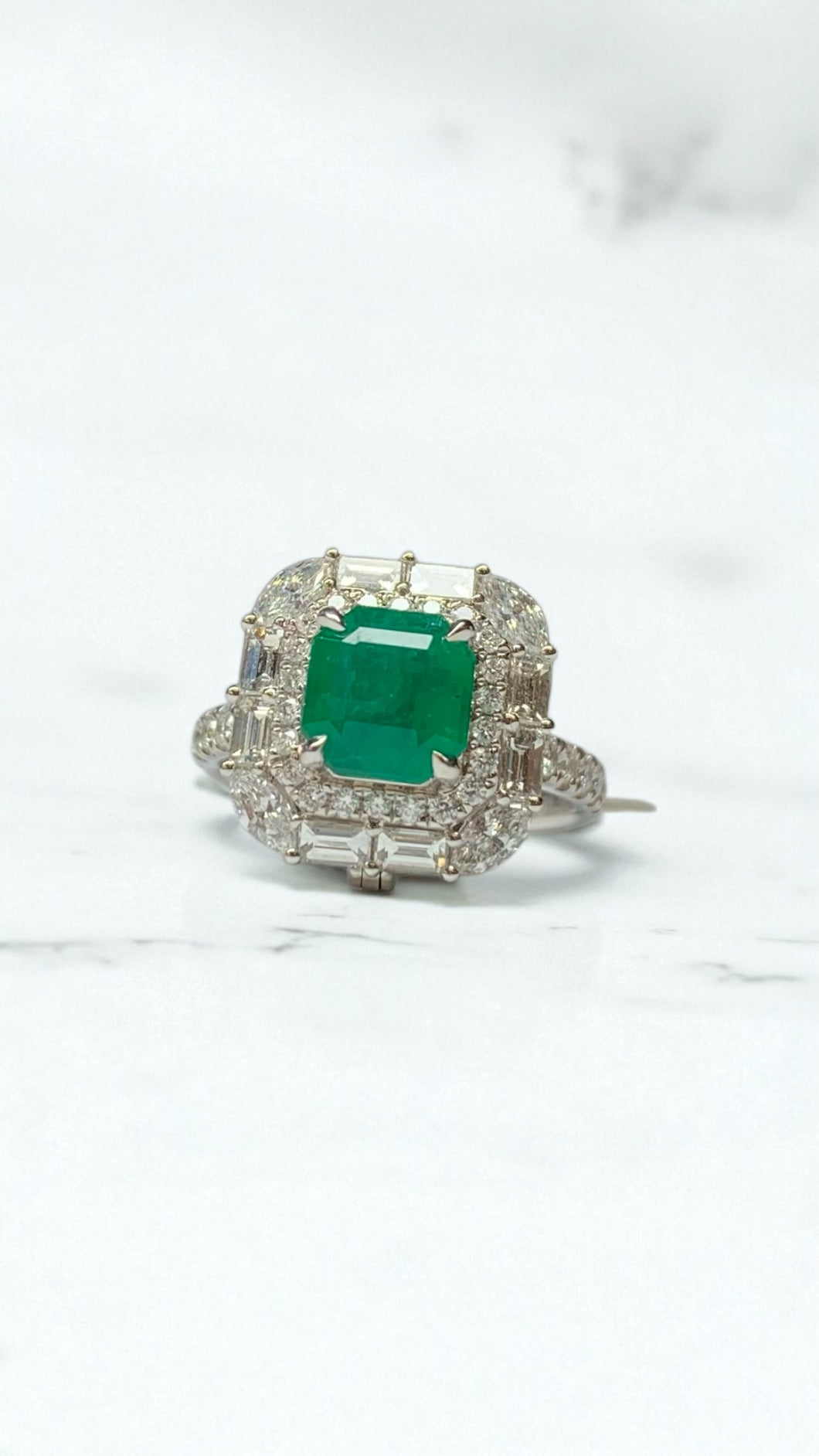 Grand Emerald Diamond 18k Platinum Ring by SR-Takat