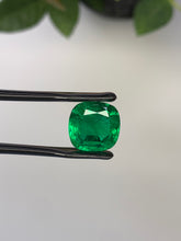 Load image into Gallery viewer, Natural Zambia Minor Emerald 6.07 cts Cus by SR-Takat
