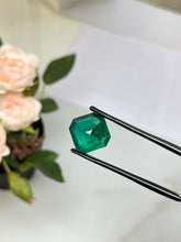 Load image into Gallery viewer, Natural Zambia Emerald 15.53 cts Octagon by SR-Takat
