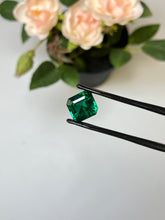 Load image into Gallery viewer, Natural Zambia No Oil Emerald 7.54 cts Octagon by SR-Takat
