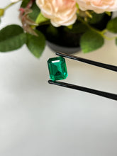 Load image into Gallery viewer, Natural Zambia Emerald 5.41cts Octagon by SR-Takat
