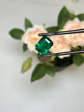 Load image into Gallery viewer, Natural Zambia Emerald 5.90 cts Octagon by SR-Takat
