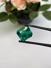 Load image into Gallery viewer, Natural Zambia Emerald 16.20 cts Octagon by SR-Takat
