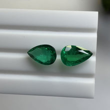 Load and play video in Gallery viewer, Natural Zambia Minor / No oil Emerald 13.90 cts Pear pair by SR-Takat
