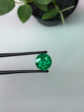 Load and play video in Gallery viewer, Natural Zambia Minor Emerald 7.90 cts Round by SR-Takat
