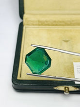 Load and play video in Gallery viewer, Natural Zambia Emerald 15.53 cts Octagon by SR-Takat
