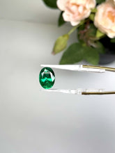 Load and play video in Gallery viewer, Natural Zambia Insig Emerald 4.51 cts Oval by SR-Takat
