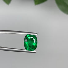 Load and play video in Gallery viewer, Natural Zambia Minor Emerald 3.92 cts Cus by SR-Takat
