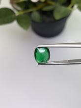 Load and play video in Gallery viewer, Natural Zambia Minor Emerald 4.25 cts Cus by SR-Takat
