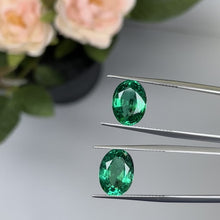 Load and play video in Gallery viewer, Natural Zambia Minor/Insig Emerald 7.77 cts Oval pair by SR-Takat
