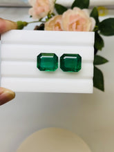Load and play video in Gallery viewer, Natural Zambia Emerald 25.79 cts Octagon by SR-Takat
