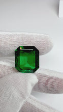 Load and play video in Gallery viewer, Natural Colombia Minor Muzo Green Emerald 21.37 cts Oct by SR-Takat
