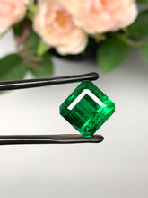 Load and play video in Gallery viewer, Natural Zambia Minor Emerald 7.88 cts Oct by SR-Takat
