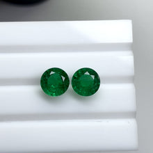 Load and play video in Gallery viewer, Natural Zambia No-Oil Emerald 7.51 cts Round Pair by SR-Takat
