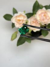 Load and play video in Gallery viewer, Natural Zambia Emerald 5.90 cts Octagon by SR-Takat
