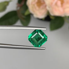 Load and play video in Gallery viewer, Natural Zambia No-Oil Emerald 3.33 cts Oct by SR-Takat
