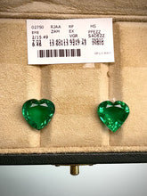 Load and play video in Gallery viewer, Natural Zambia Insg Emerald 15.49 cts Heart pair by SR-Takat
